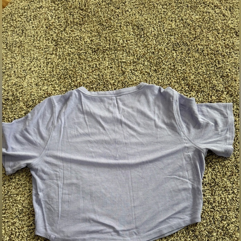 Lululemon Hold Tight Cropped T-Shirt- Lilac Smoke - Picture 4 of 5